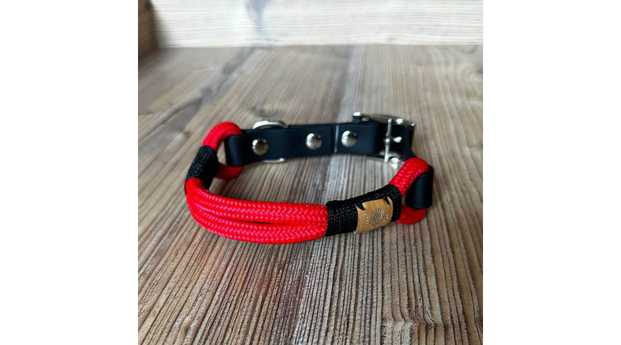 Kötélnyakörv, piros-fekete 20mm, Eblaszti